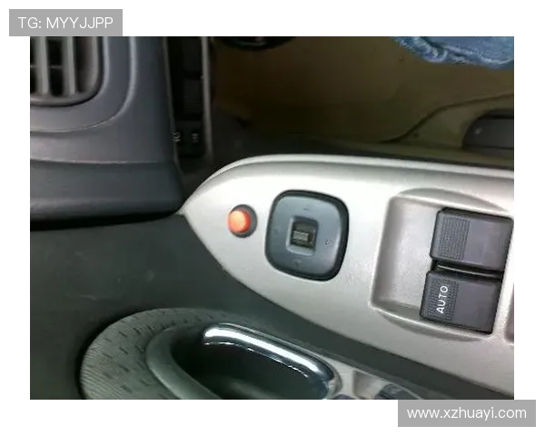 09款骊威空调AC开关维修、加装倒车影像